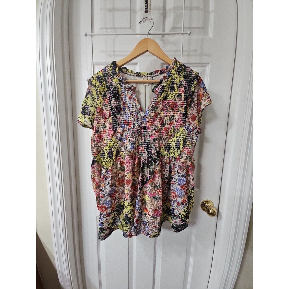 Anthropologie Akemi + Kin Floral Smocked Short Sleeve Blouse Top Size L